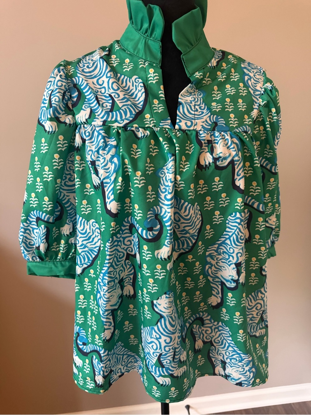 Short Sleeve Ruffle Neck Blouse Green & Blue Tiger Print